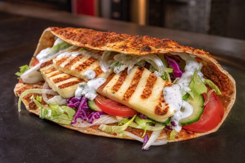 Türkische Pizza mit Halloumi